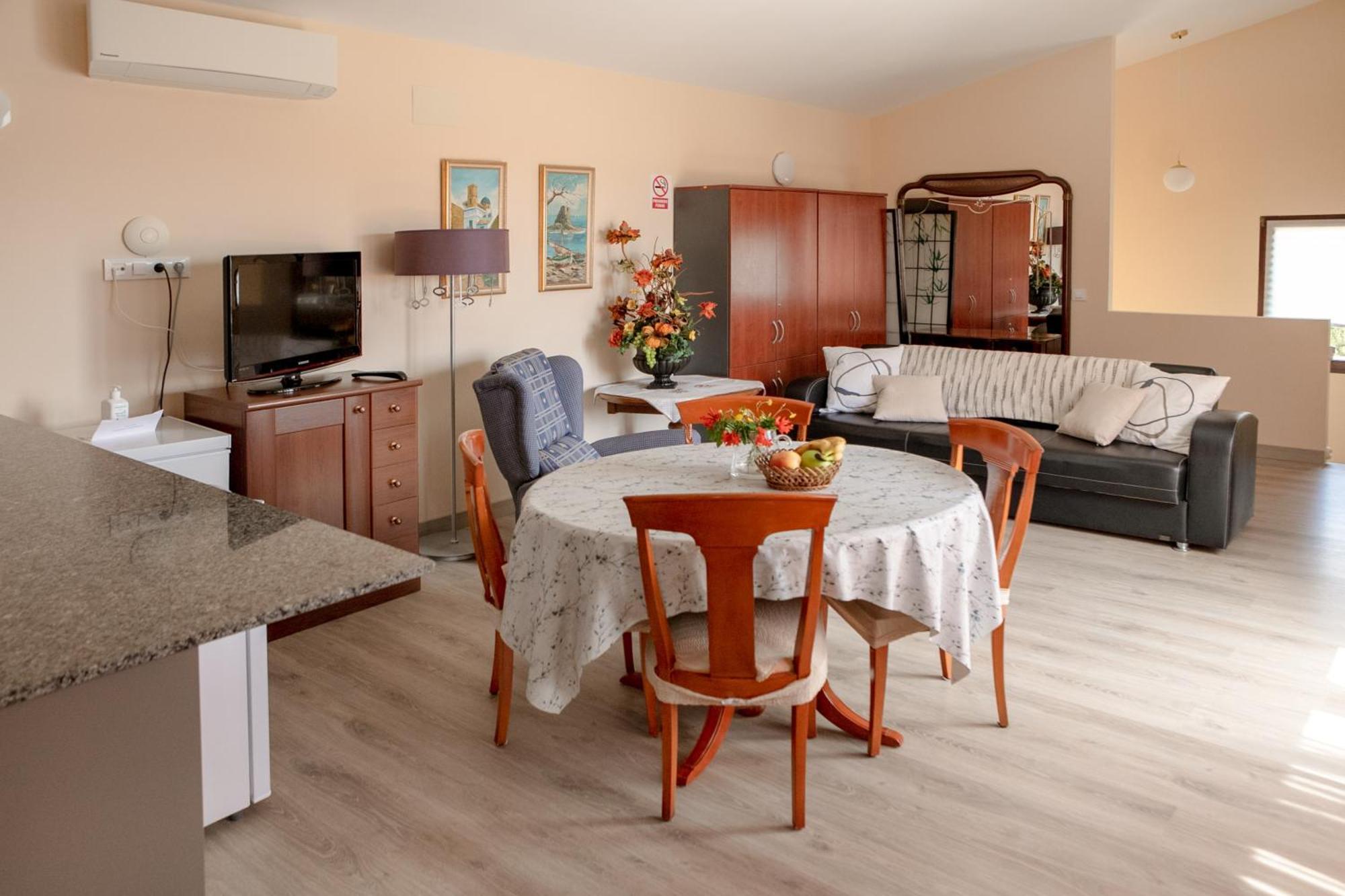 La Amistad Apartamento En Chalet Con Piscina Compartida カルプ エクステリア 写真