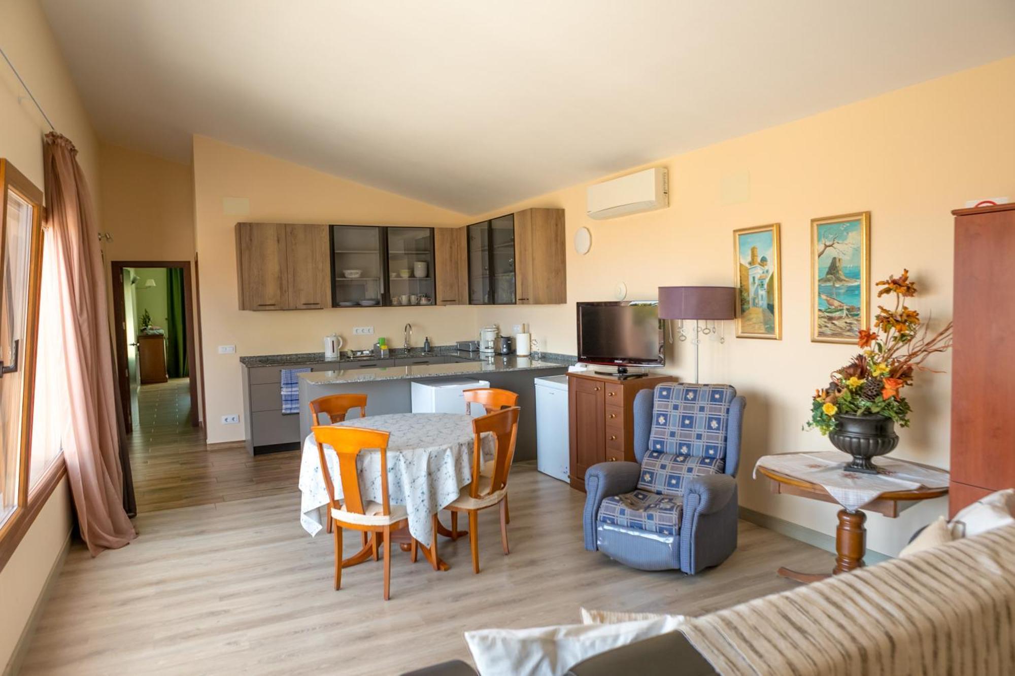 La Amistad Apartamento En Chalet Con Piscina Compartida カルプ エクステリア 写真